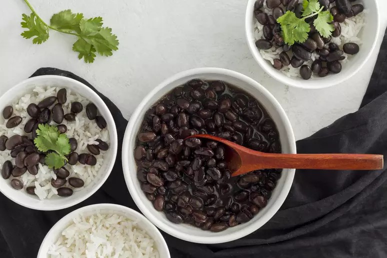 Comer feijão todos os dias pode te ajudar a viver mais; entenda  