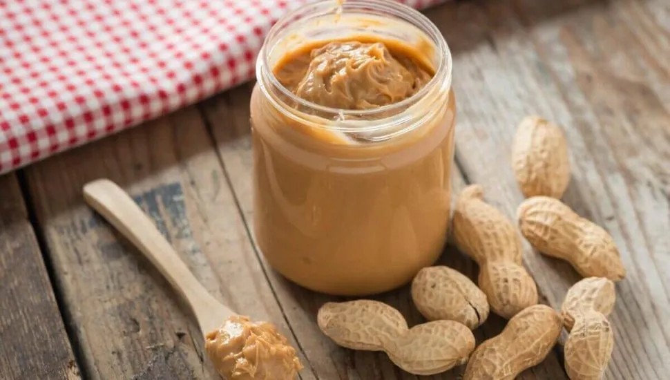 Pasta de amendoim: veja 4 benefícios e como escolher a versão certa