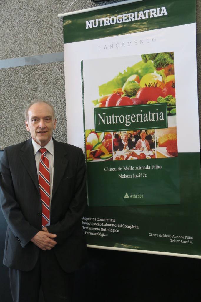 Livro de Nutrogeriatria aborda os tratamentos nutrológicos para os idosos